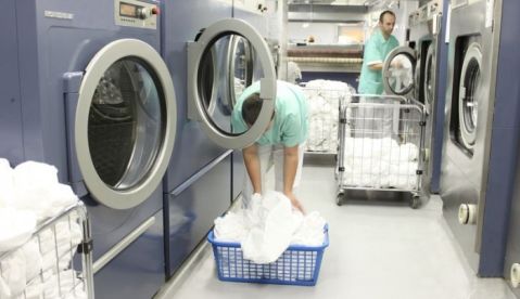 Giặt sỉ giá tốt số lượng quần áo tại khu vực Phú Nhuận